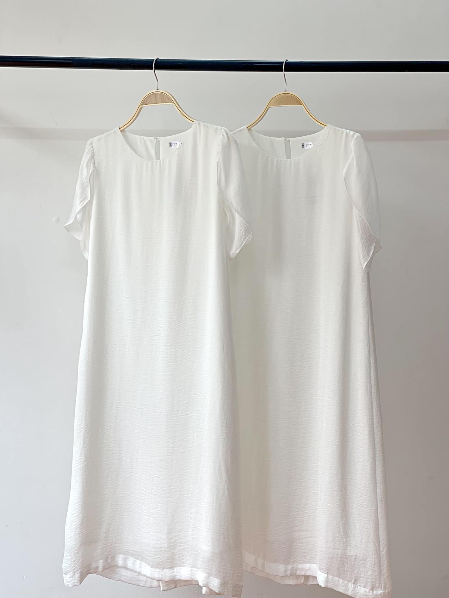 Váy maxi trắng suông hoa 3D M107